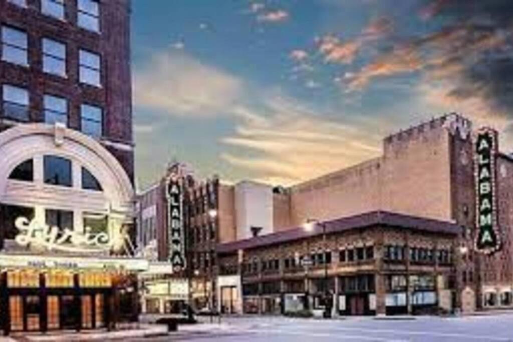 Trendy Condo! Close To Everthing Downtown Birmingham Exterior photo